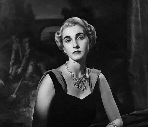 芭芭拉·诺克斯，90岁,芭芭拉·诺克斯的人生智慧与岁月印记